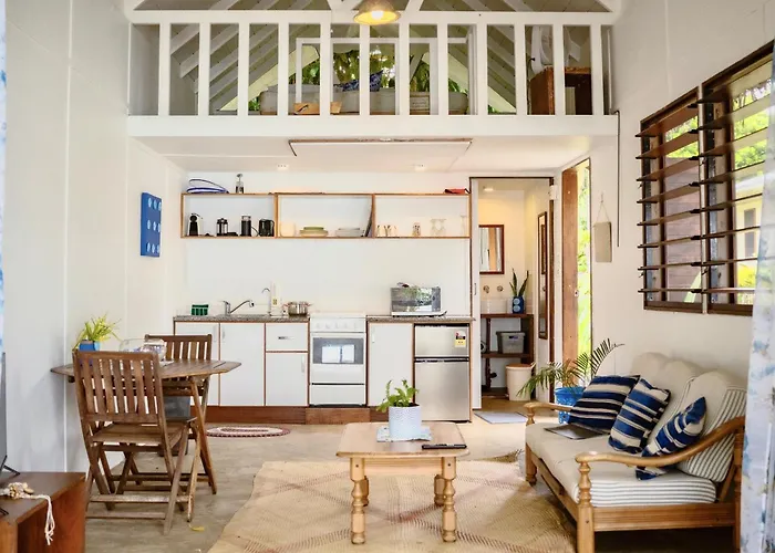 Whispering Palms - Absolute Beachfront sVilla